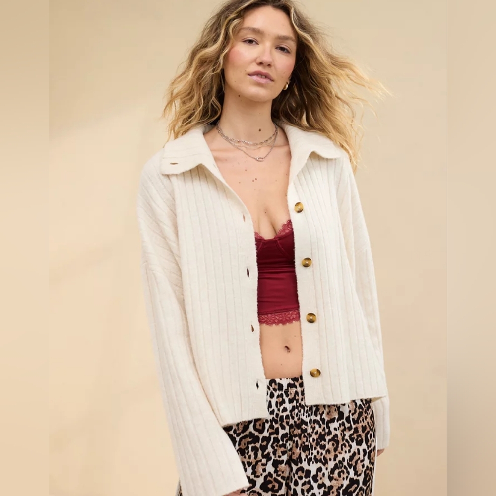 Aerie unREAL Ribbed Cardigan Ivory Cream Beige Women's Medium Sweater